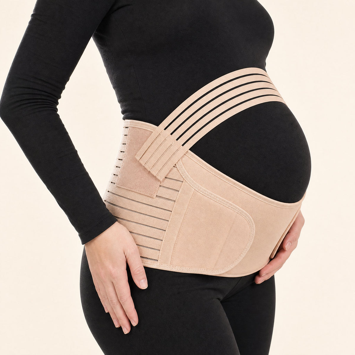 BumpBuddy in Beige: unteres Band stützt den Bauch, oberer Gurt hält von oben